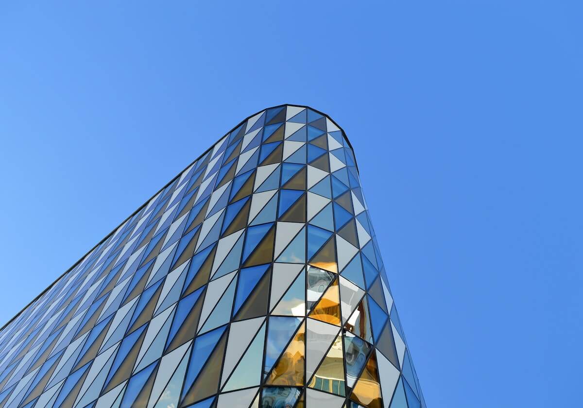 澳洲幸运10-第五金！谷爱凌、李方慧包揽米兰冬奥会自由式滑雪女子U型场地技巧金银牌